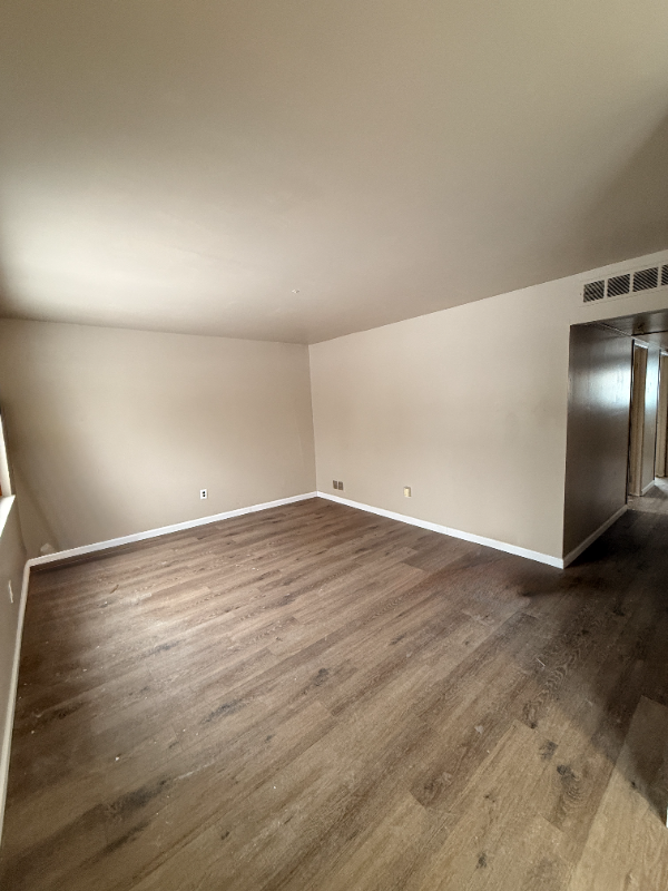 20795 Helle Ave - Photo 3 of 10