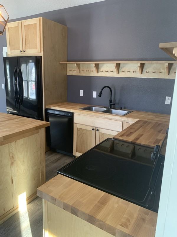 603 E 1st St - Photo 2 of 14