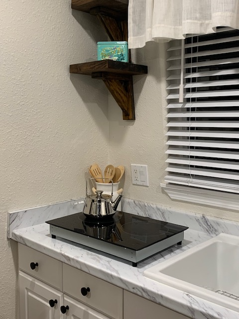 1820 Whitman Rd - Photo 3 of 13