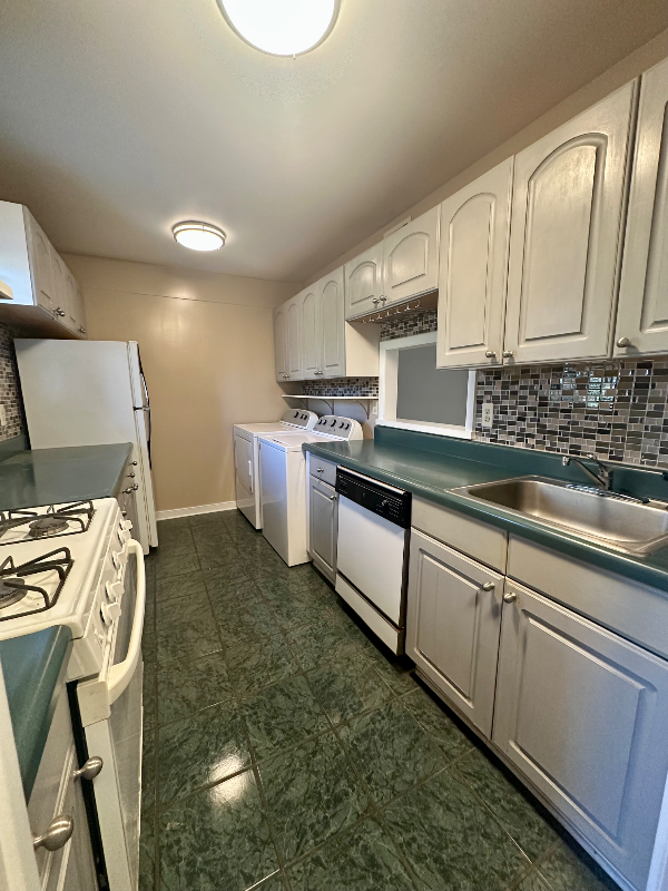 11705 S Briar Patch Dr - Photo 4 of 29