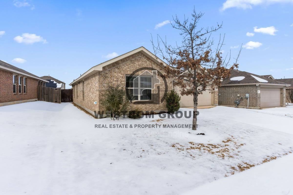 312 Saguaro Dr - Photo 3 of 8