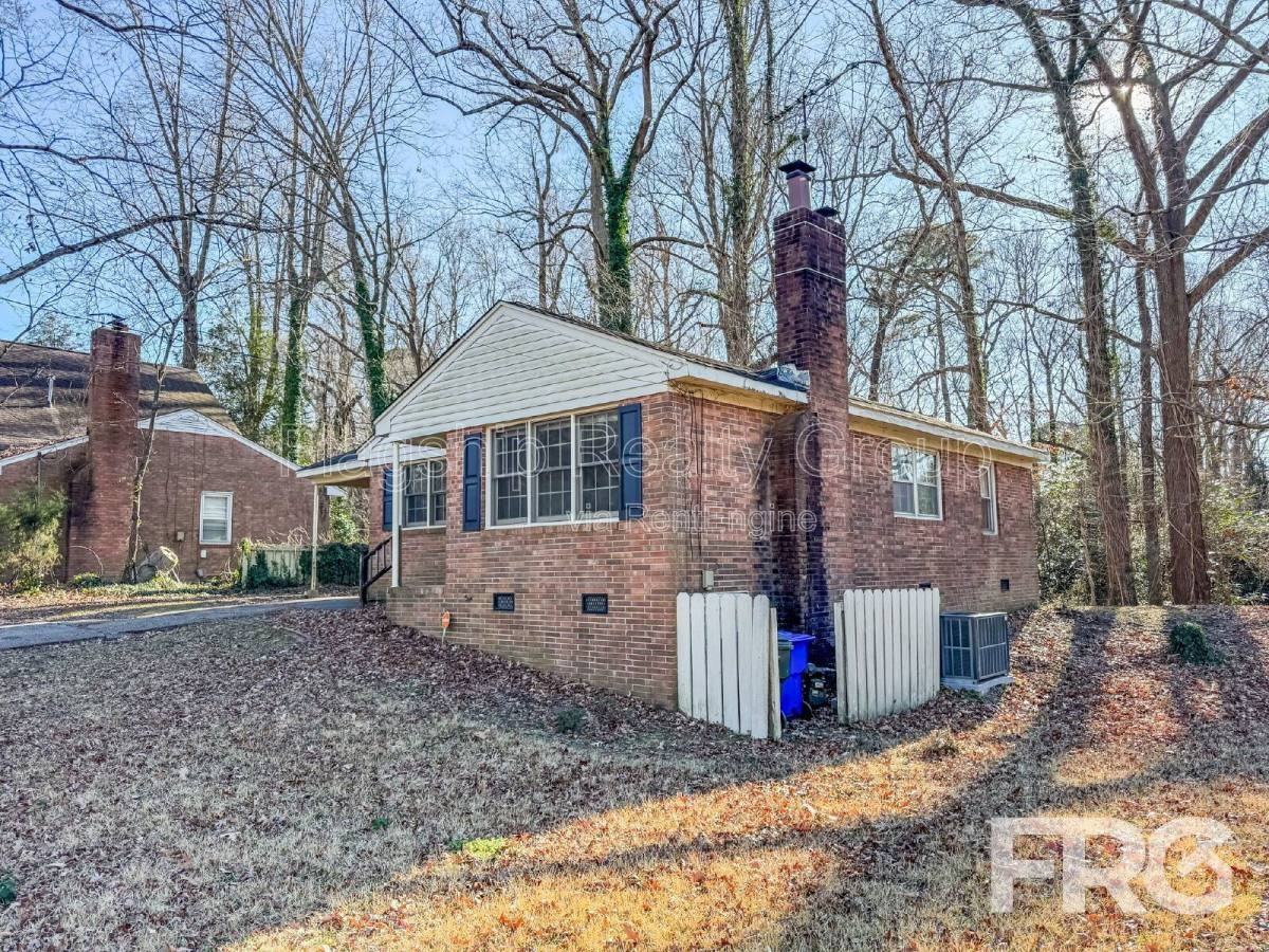 2501 Jefferson Dr - Photo 3 of 10