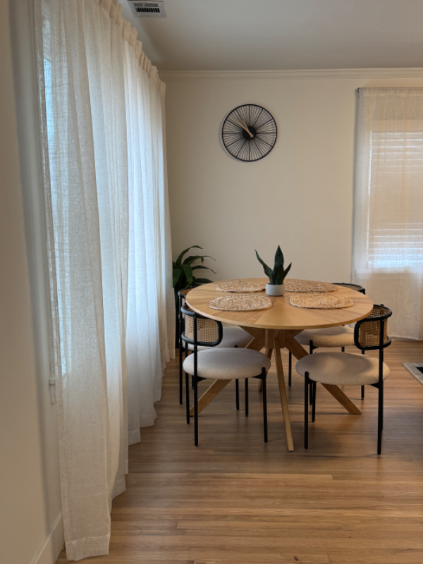 326 Wilkinson Dr Se #A - Photo 2 of 9