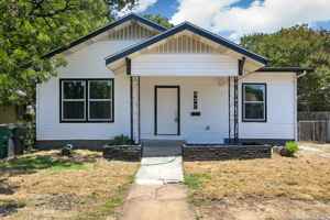 featured image of 427 E Southcross Blvd