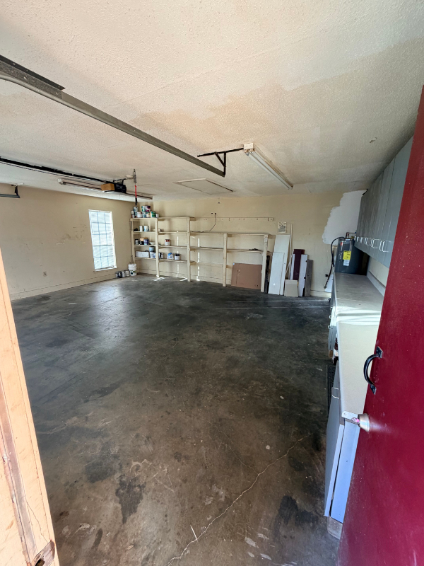 406 Sheila Blvd - Photo 2 of 13