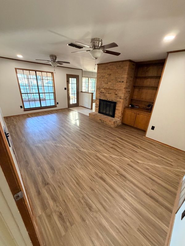 406 Sheila Blvd - Photo 5 of 13