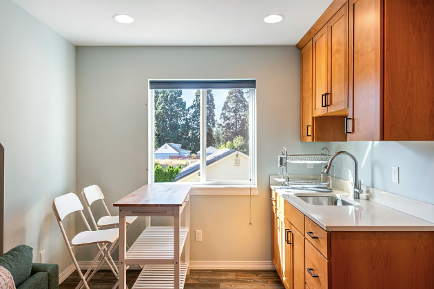 1041 Nw Connell Ave - Photo 6 of 9