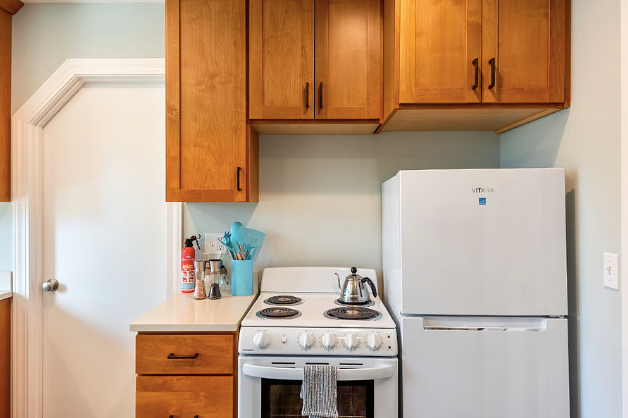 1041 Nw Connell Ave - Photo 7 of 9