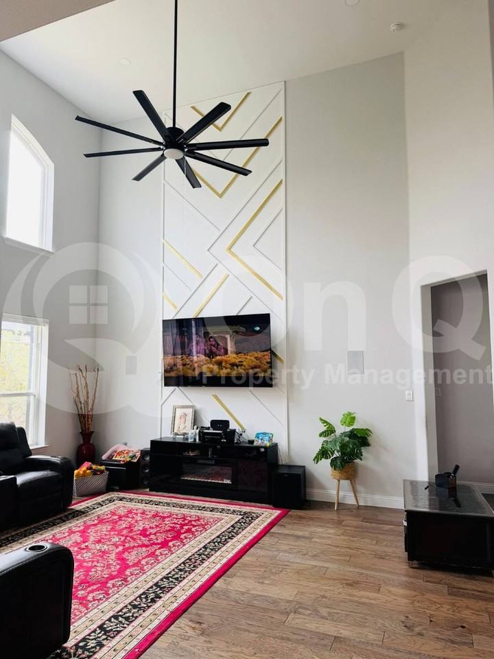 10678 Grayhead Dr - Photo 2 of 10