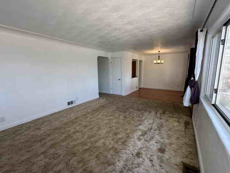 1124 Indiana St Se - Photo 3 of 18