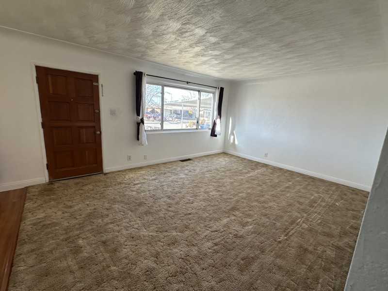 1124 Indiana St Se - Photo 5 of 18