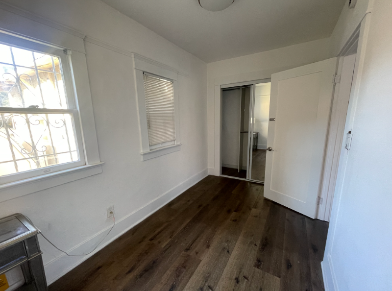 1625 W 55th St #1-2 - Photo 3 of 16