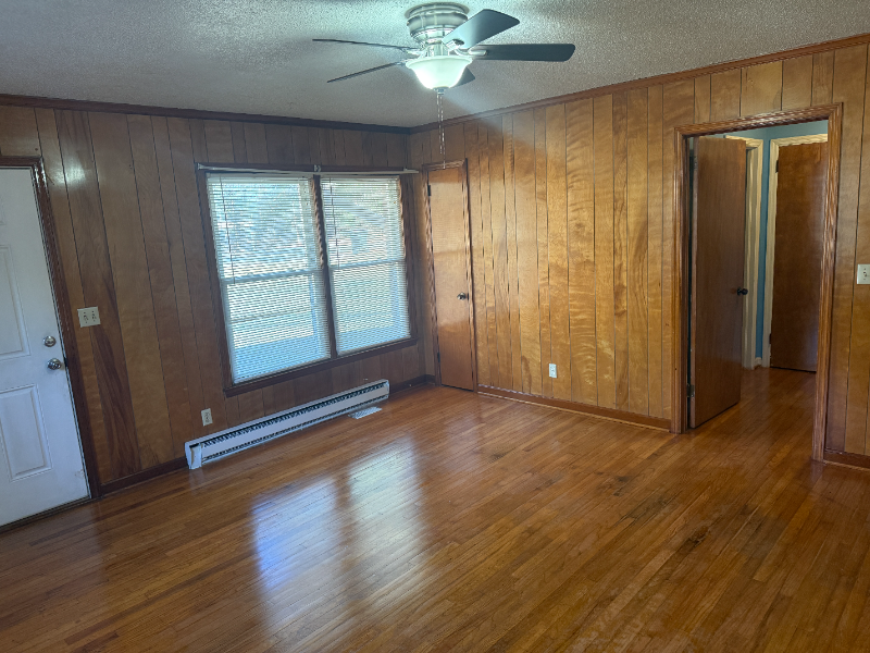 3733 Wakefield Ln - Photo 2 of 14