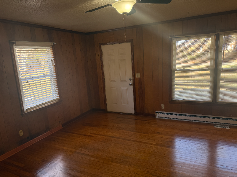 3733 Wakefield Ln - Photo 3 of 14