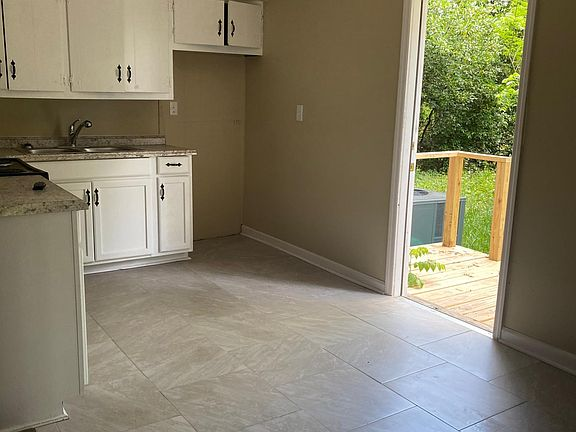 784 Beech Island Ave - Photo 3 of 13