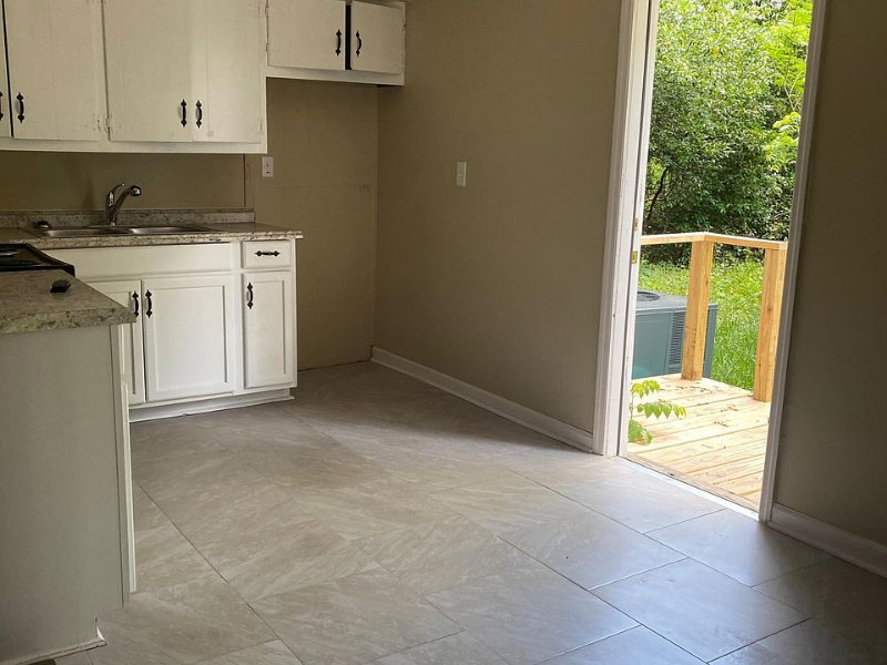 784 Beech Island Ave - Photo 5 of 13