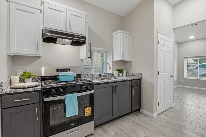 9207 Santa Rosalia Ct #B - Photo 6 of 14