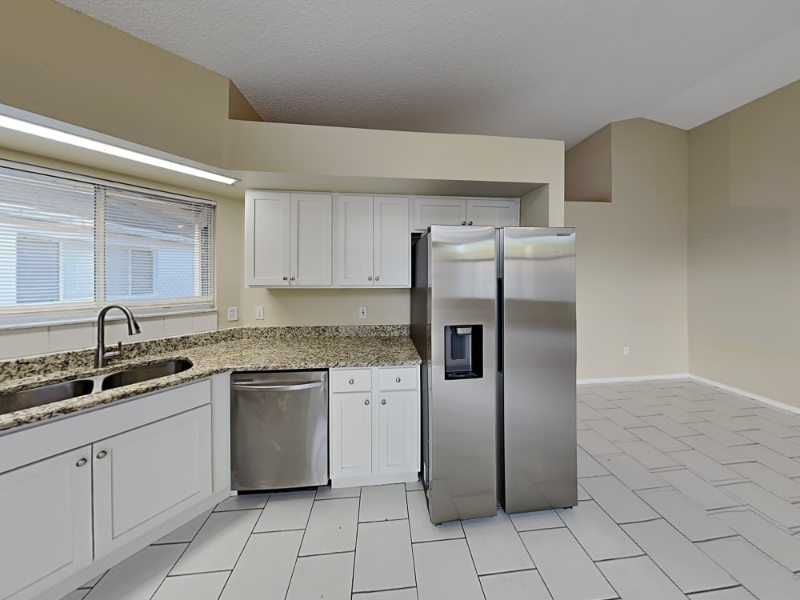 1618 Maplestead Ct - Photo 4 of 12