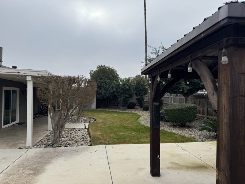 2804 Sandlewood Dr - Photo 2 of 9