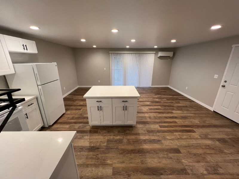 2400 20th Ave Nw - Photo 3 of 18