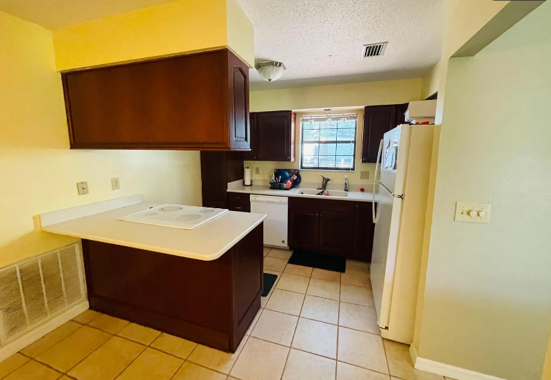 240 Se Sandia Way - Photo 6 of 13