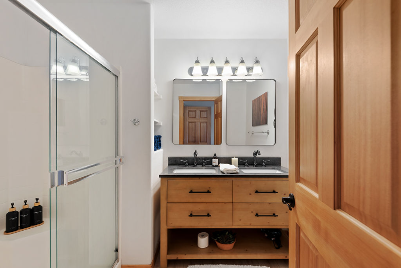 10237 Nw Wilshire Ln - Photo 5 of 20