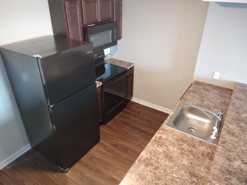 825 Kirkwood Pkwy Sw #100 - Photo 3 of 9