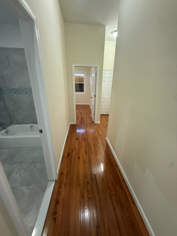 825 S 15th St #1R - Photo 5 of 8