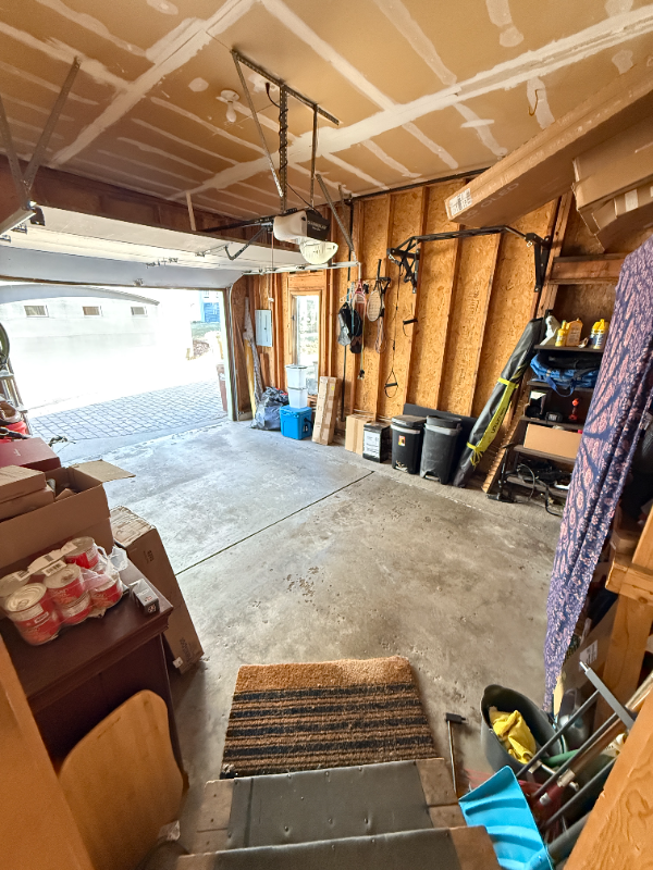 557 Pearl St - Photo 5 of 18