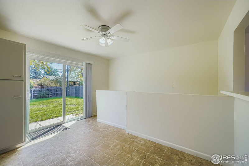 730 32nd St - Photo 4 of 20