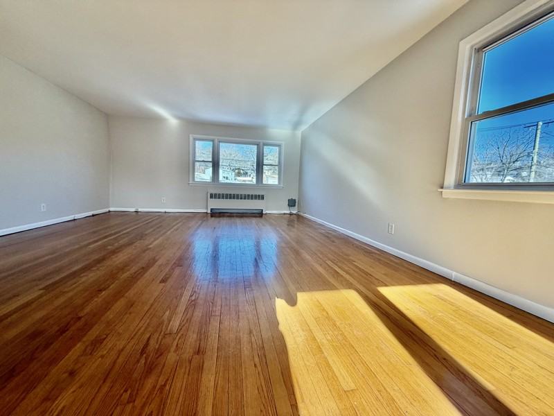 40 Wall St - Photo 2 of 16