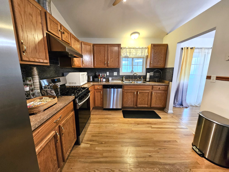 210 Terrace Ave - Photo 4 of 7