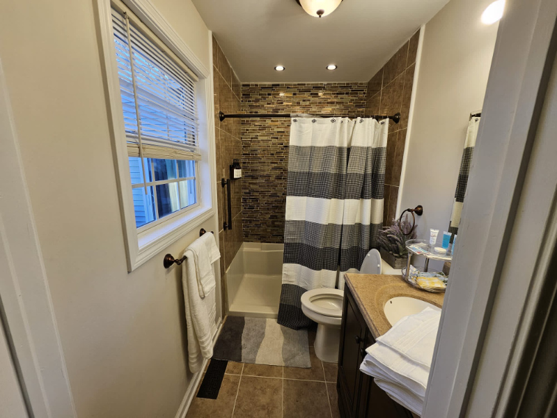 210 Terrace Ave - Photo 5 of 7