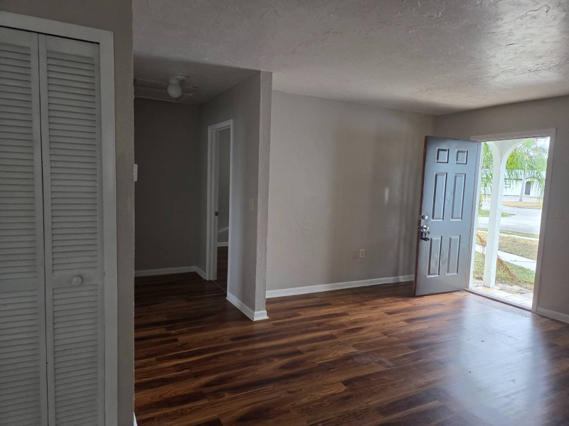 320 Blanco Ct - Photo 2 of 6
