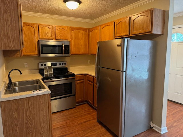 2420 Textile St #6 - Photo 4 of 15