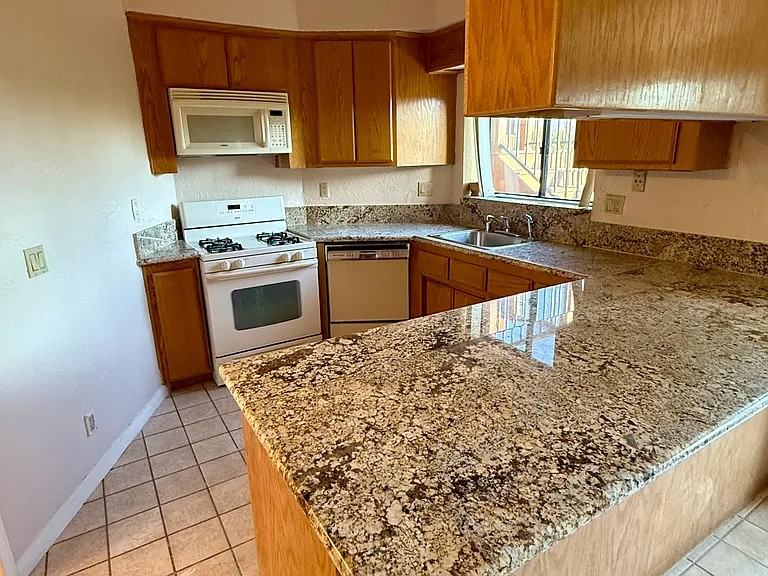 13114 Polvera Ave #B - Photo 6 of 10