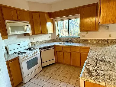 13114 Polvera Ave #B - Photo 7 of 10