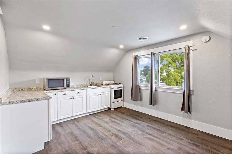 102 Colby St #4ATTIC - Photo 5 of 12