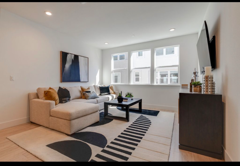 1423 Venice Ter - Photo 3 of 15