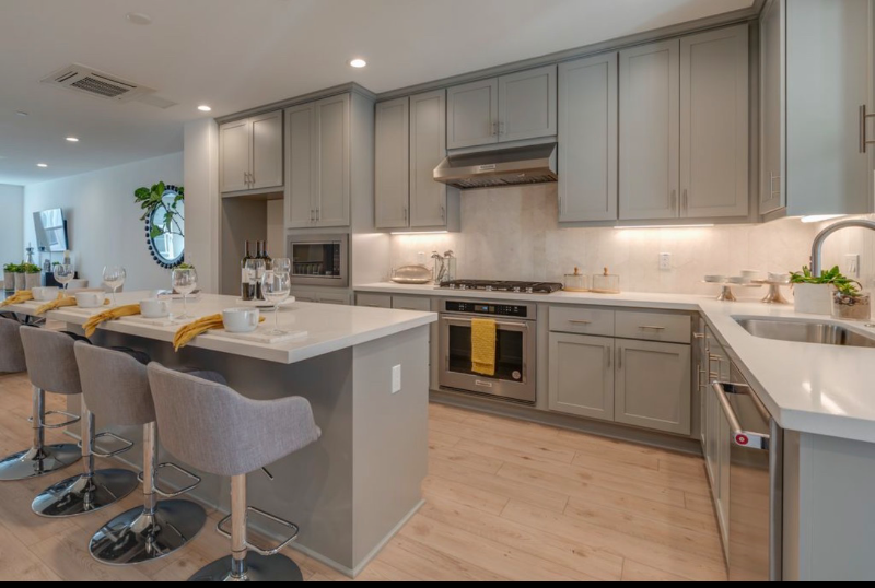 1423 Venice Ter - Photo 5 of 15