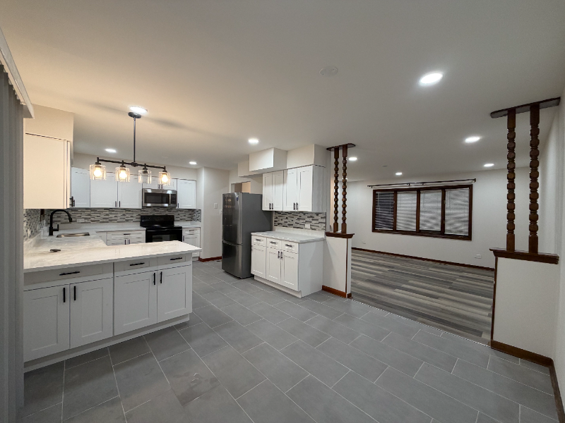 7431 W 83rd Ln - Photo 3 of 18