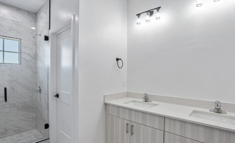 321 E St - Photo 3 of 17