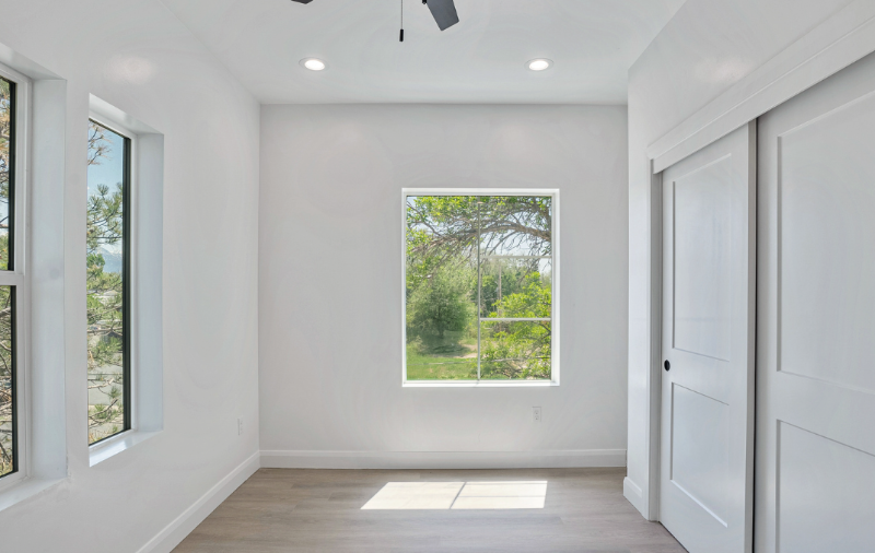 321 E St - Photo 6 of 17