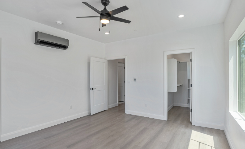 321 E St - Photo 7 of 17