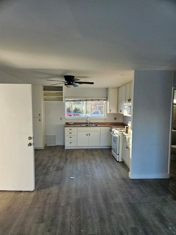 7856 Prairie Mound Way - Photo 3 of 6