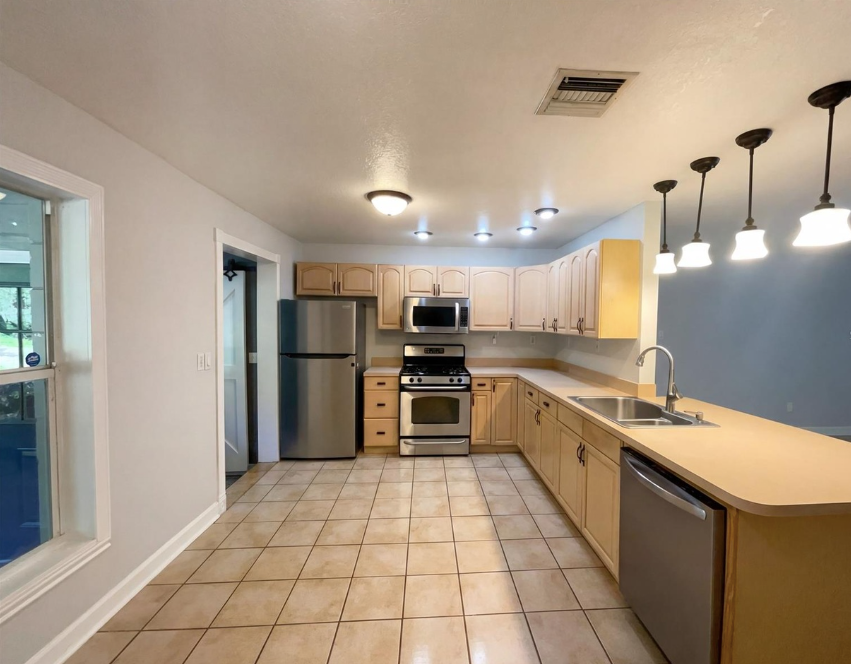 2037 Recker Hwy - Photo 3 of 20