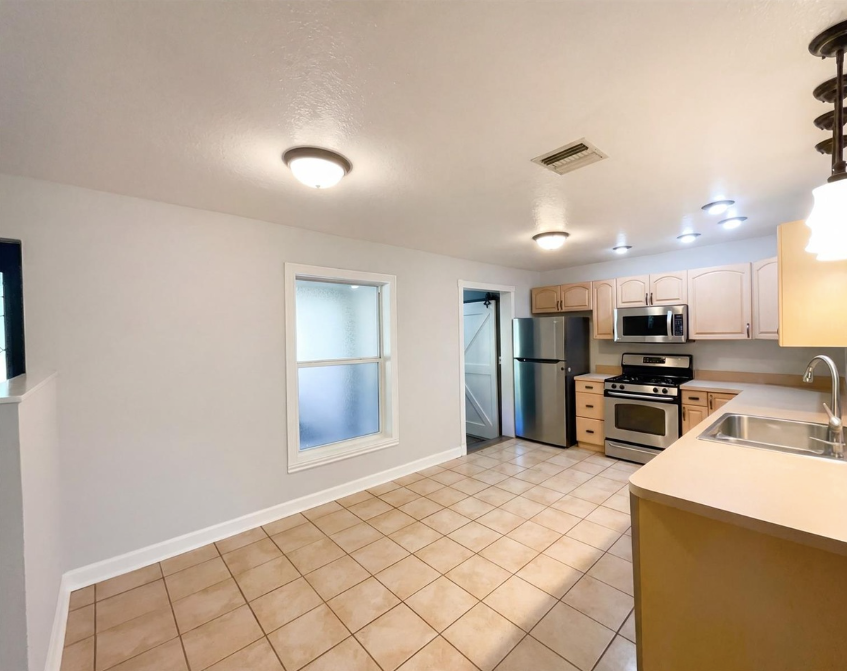 2037 Recker Hwy - Photo 7 of 20