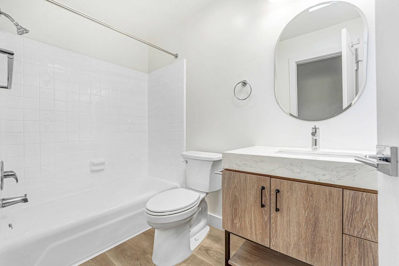 10310 Regent - Photo 7 of 22