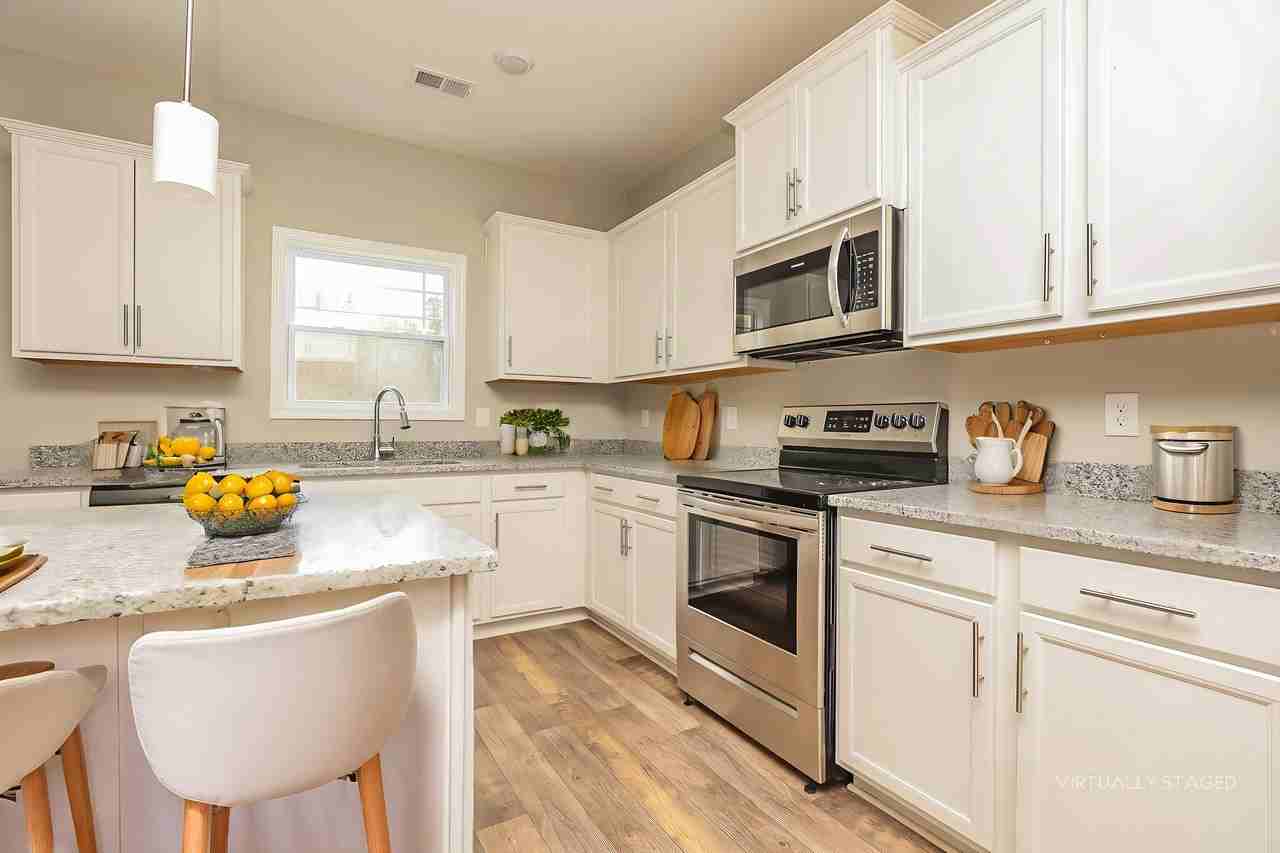 1156 Black Oak Cir - Photo 3 of 23