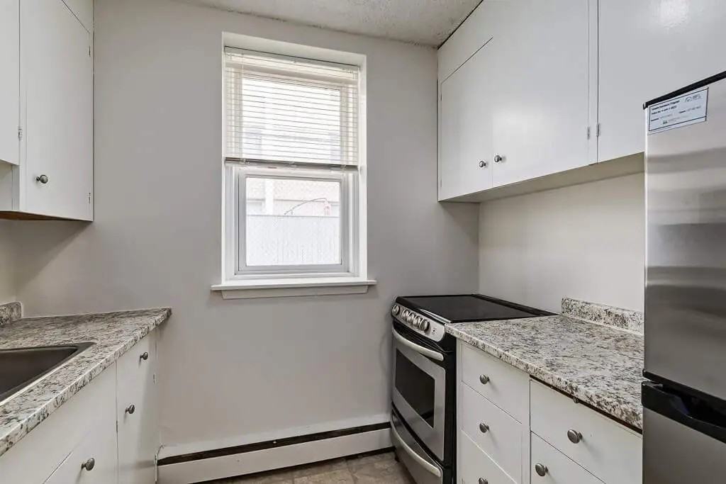 Berkeley Manor - Photo 3 of 12